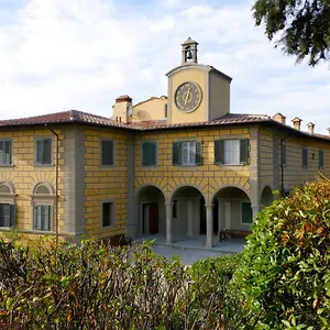 https://casa-cares.it-tuscanyhotel.com